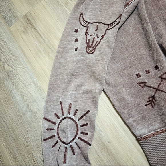 Women’s Ariat American Stories Thin Crewneck size medium - Picture 4 of 5